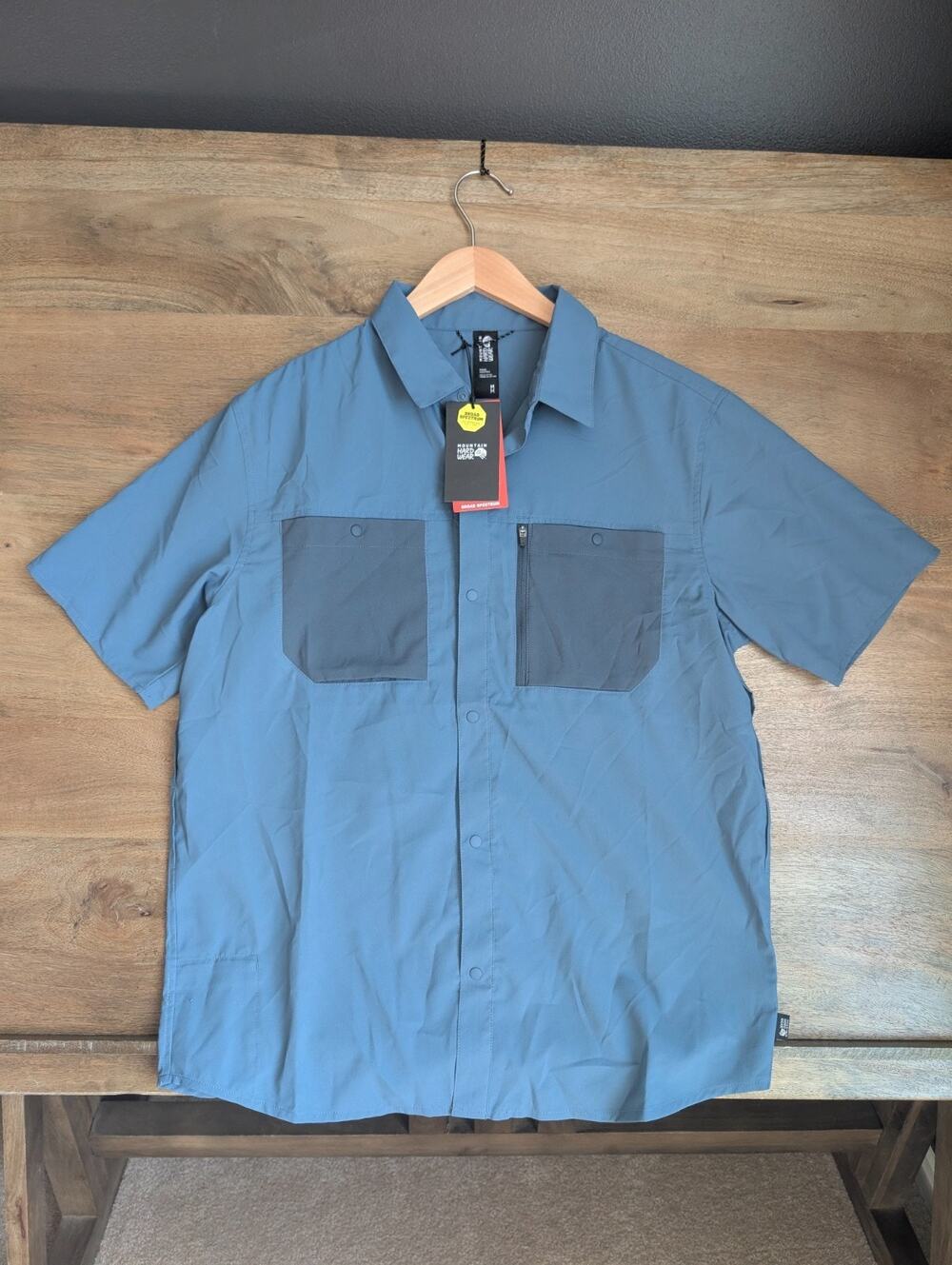 Mountain Hardwear Shirt Mens Medium Blue Trail Sender Short Sleeve Button Up NWT